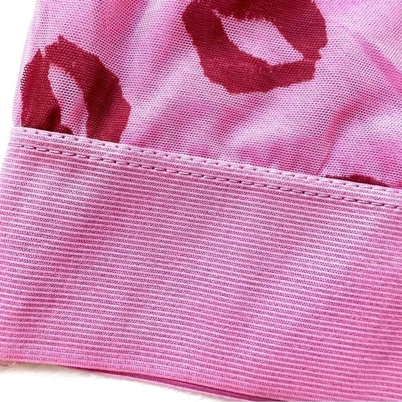 Out From Under Urban Outfitters Pink Red Kisses Bralette S - Picture 7 of 11
